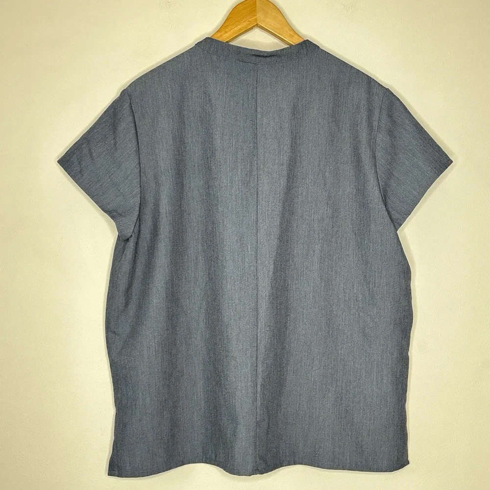 FIGS Dolores Flap Pocket Scrub Top Graphite Gray Short Sleeve V-neck Size L - Picture 6 of 7